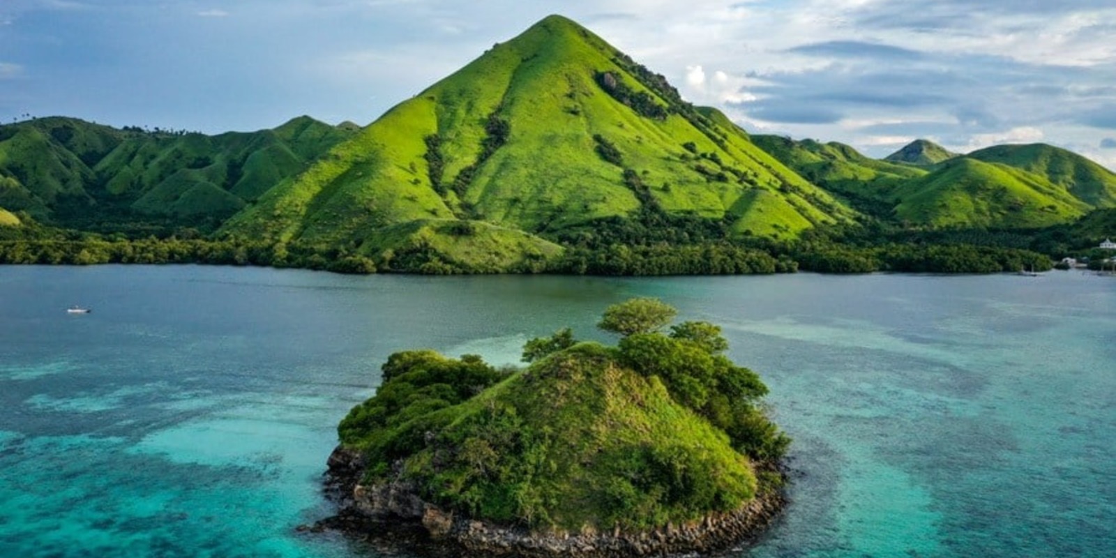 12 Day Flores Road Trip Itinerary: Best Thing to Do & See