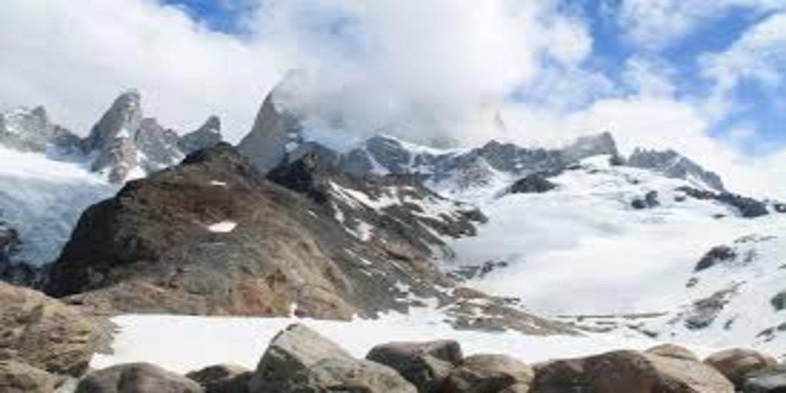 How to Hike Fitz Roy: Laguna De Los Tres Guide (Patagonia)