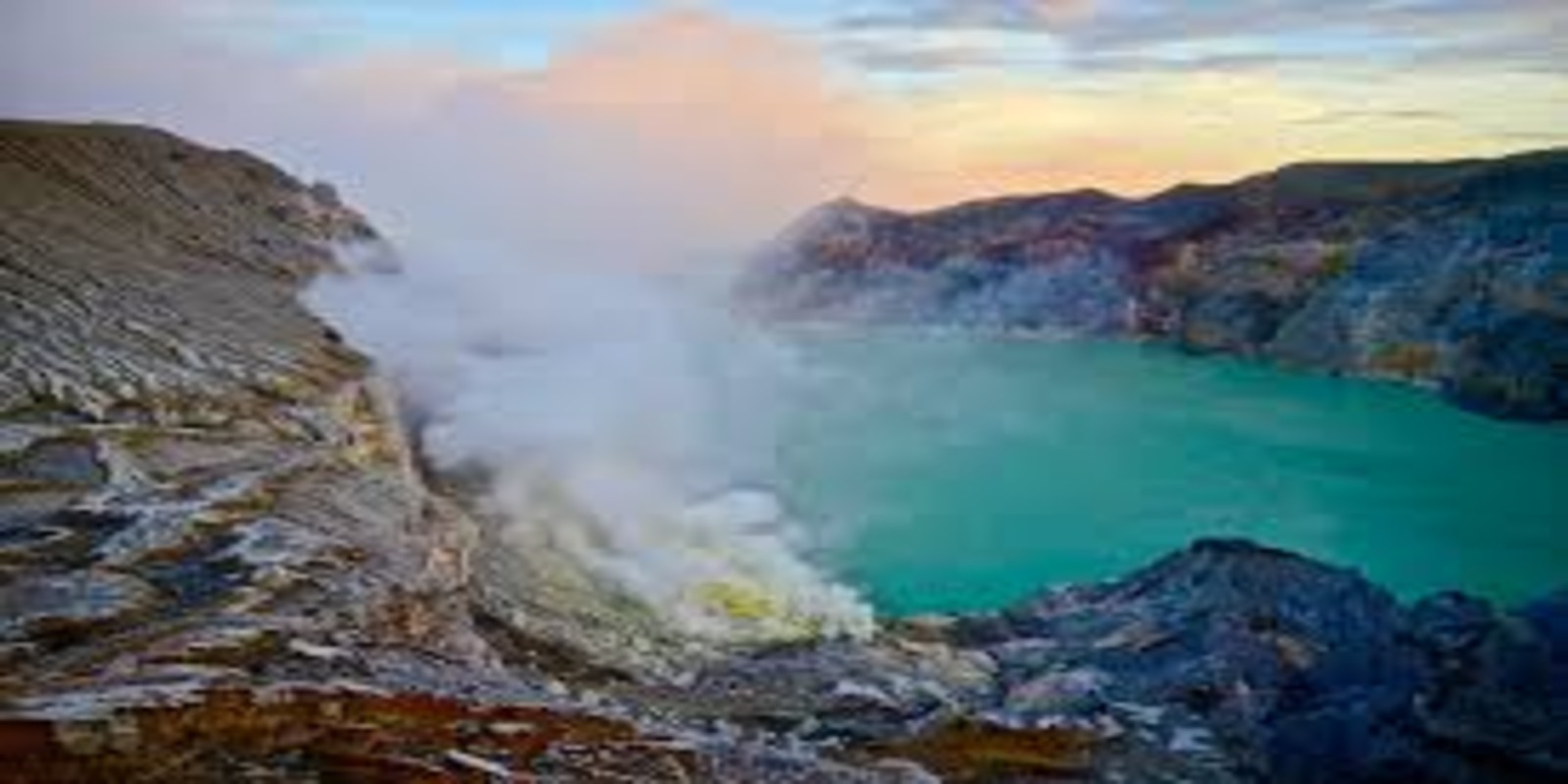 Kawah Ijen Volcano Guide: Blue Fire & Crater Lake in Java