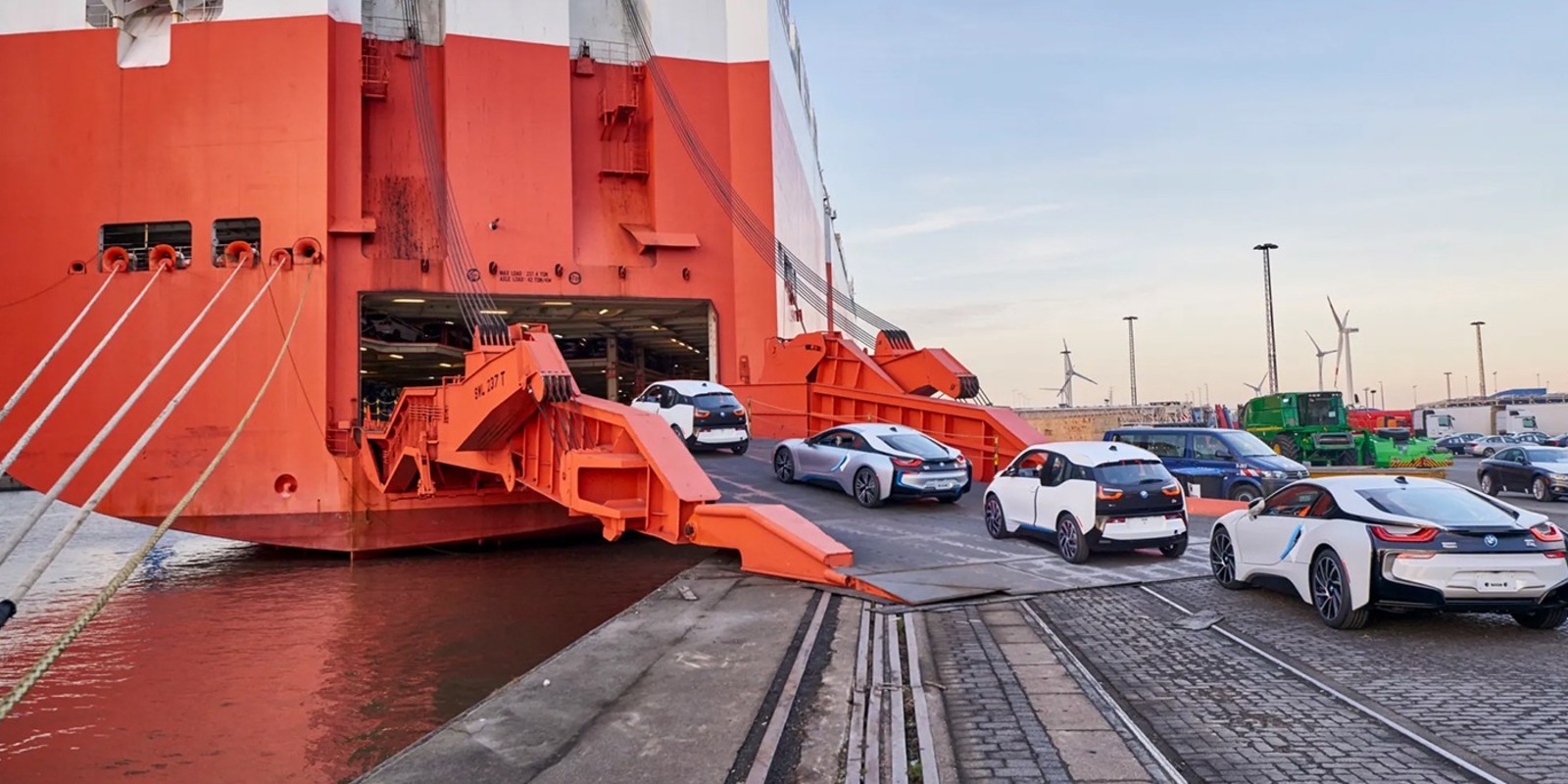 7 Essential Tips for Shipping Your Car from the UAE to Europe