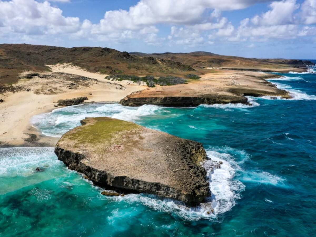 10 Best Family-Friendly Hikes in Aruba | Arikok National Park Trails