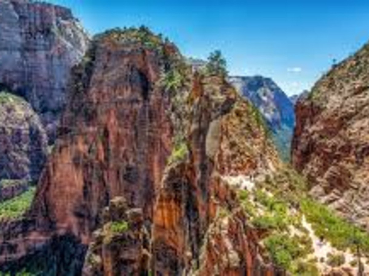 How to Hike Angels Landing: Trail Guide, Permits & Safety Tips