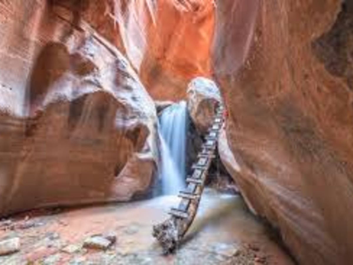 28 Best Hikes in Utah: Top Trails Through Deserts, Lakes & Canyons