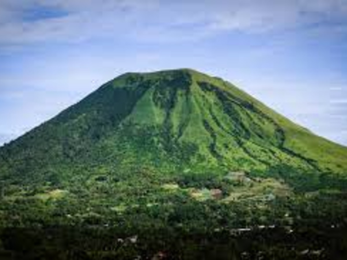 30 Best Hikes in Indonesia: Volcanoes, Jungles & Waterfalls Guide