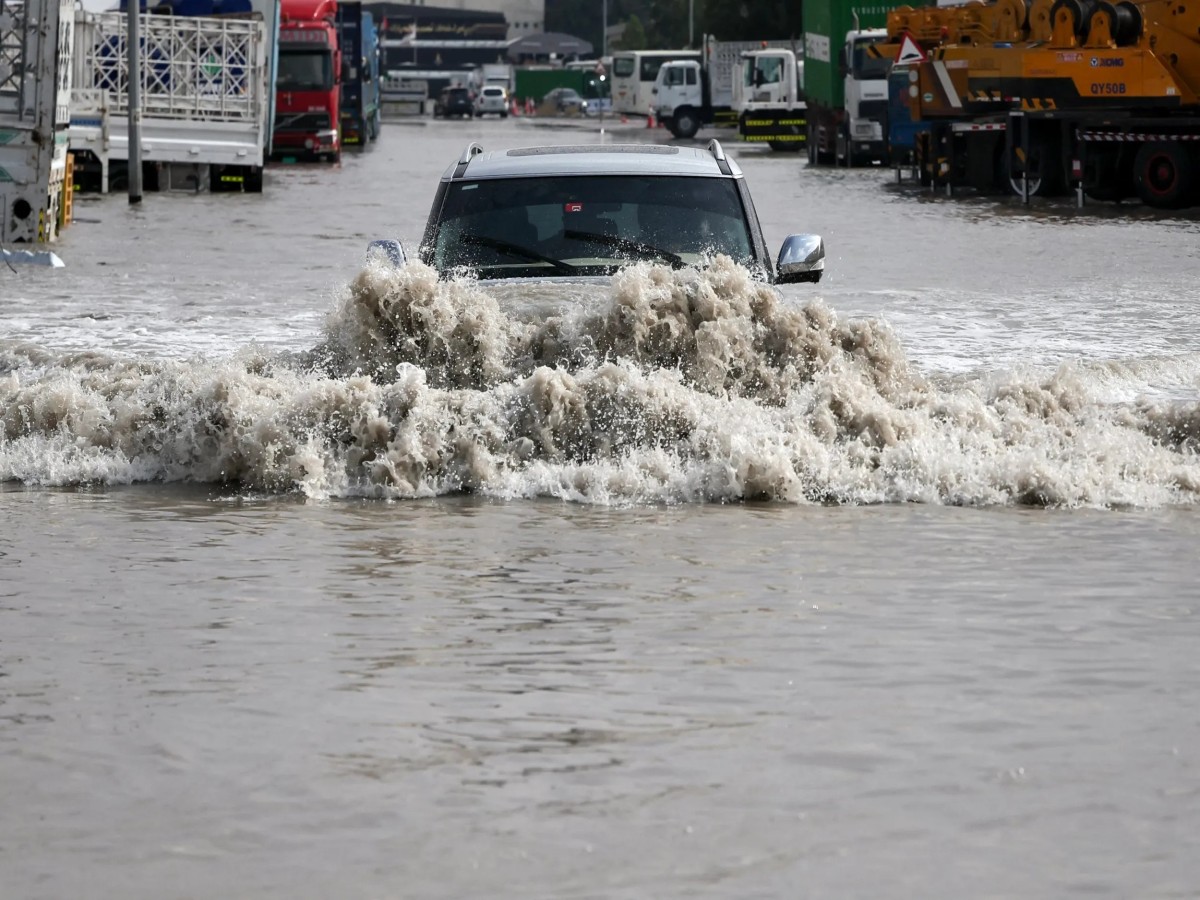 Why Home Car Service Is the Smartest Choice on Rainy Days in Dubai