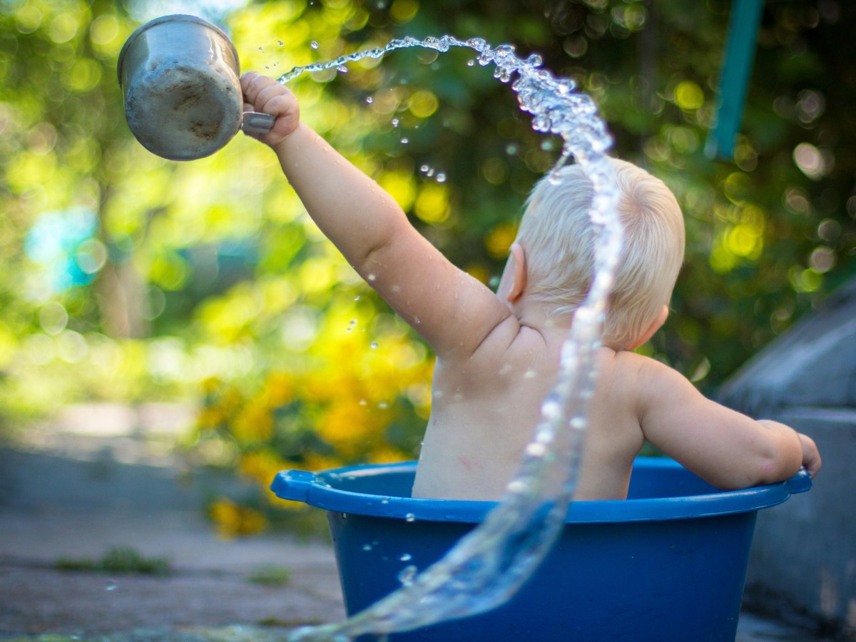 10 Tips to Keep Kids Safe and Comfortable During Dubai’s Hot Summers