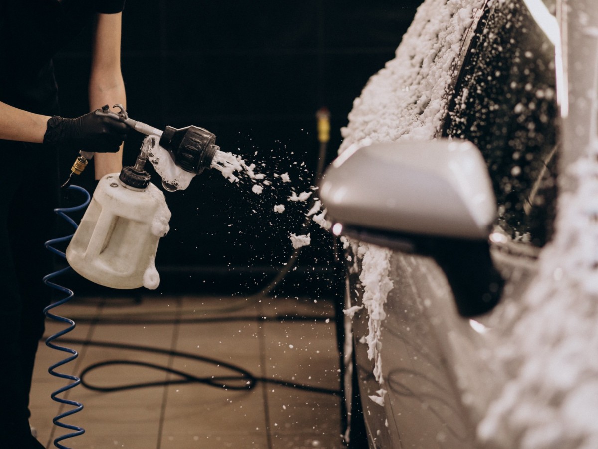 Top Benefits of Getting a Car Wash at Home in Dubai